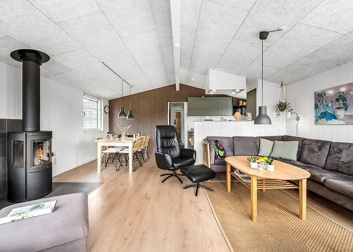 Ludvika - 300m To The Fjord By Interhome *